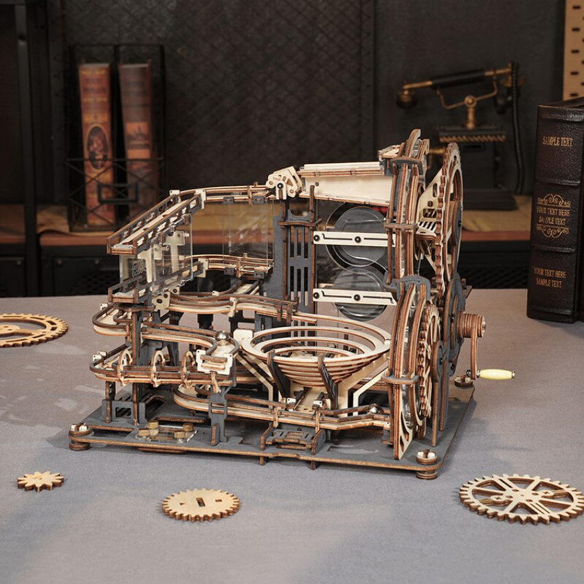 3D medinis mechaninis konstruktorius  Naktinis miestas