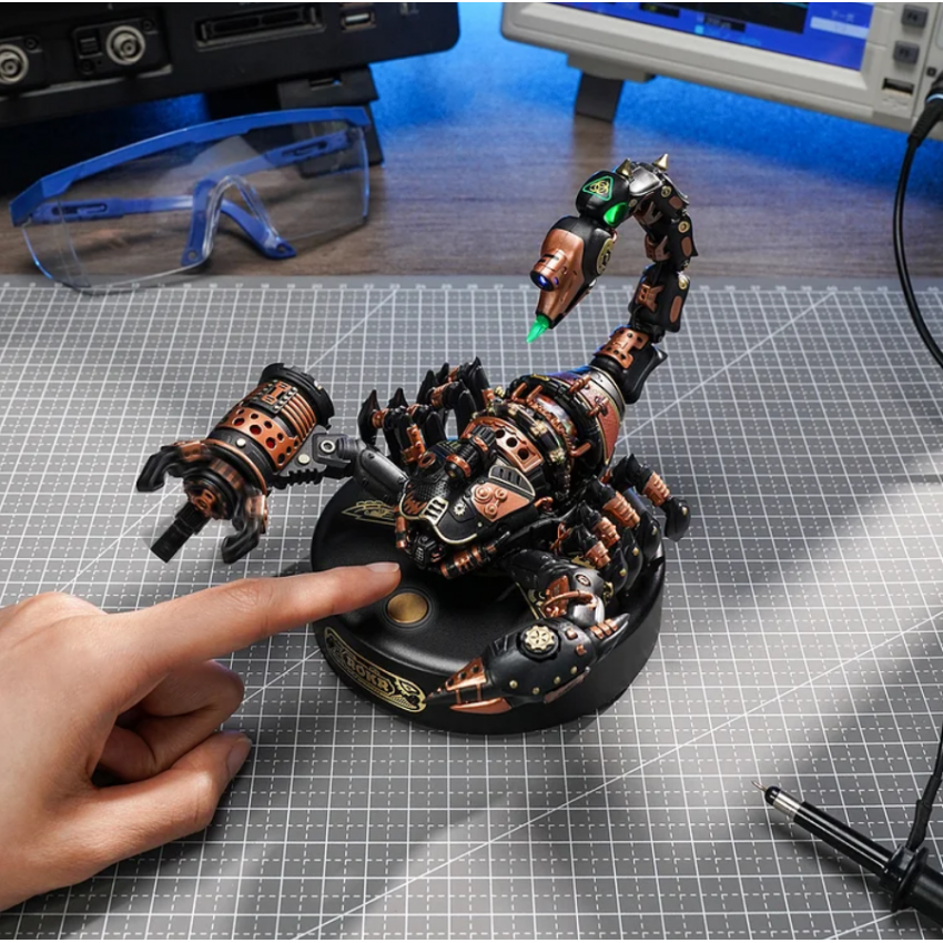 3D mechaninis konstruktorius Imperatorius Skorpionas